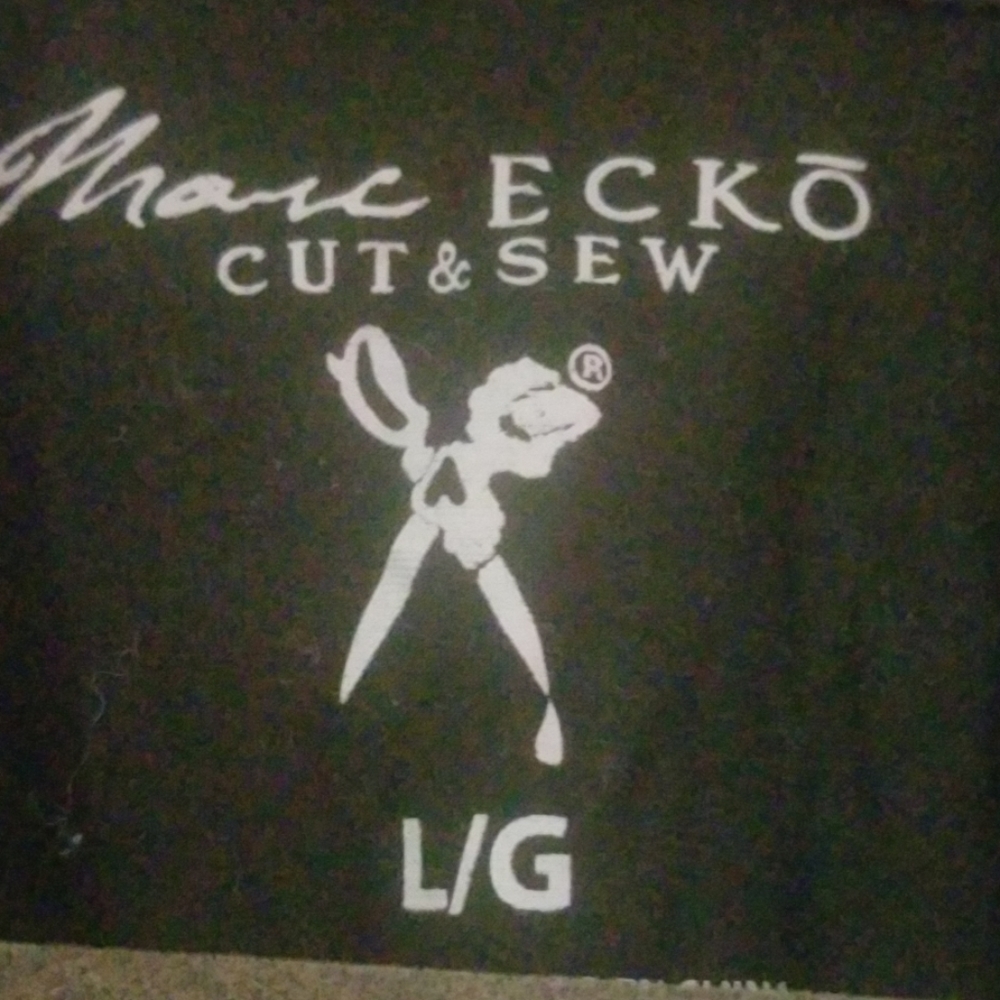 GRAPHIC Tee - Picture 2 of 4